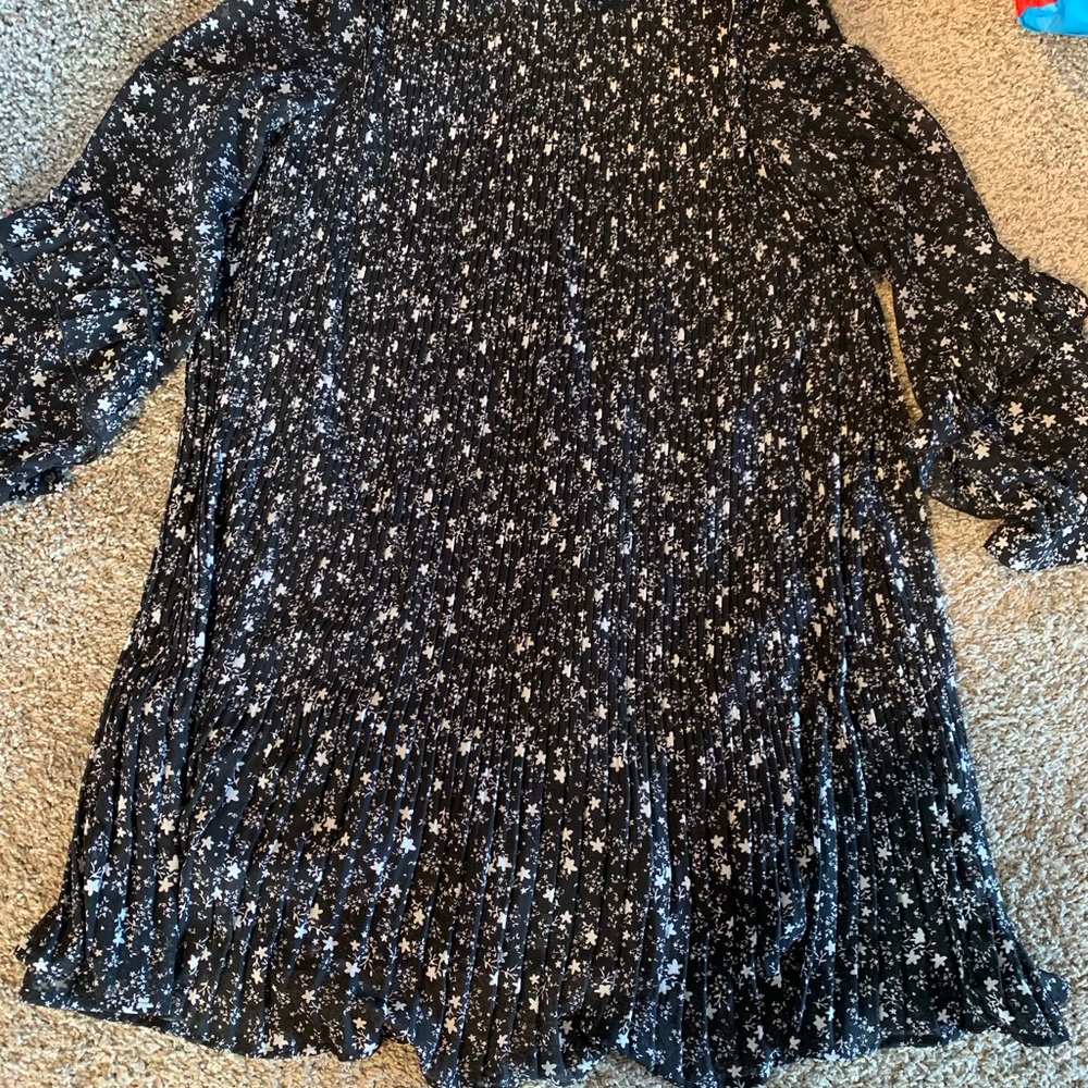 Zara Black and White Ruffled Blouse